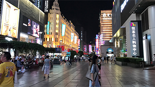 購(gòu)物中心供大于求 誰(shuí)能活得更好？