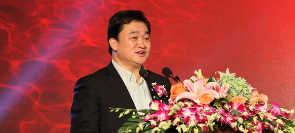 新華網(wǎng)董事長、總裁田舒斌致開幕詞
