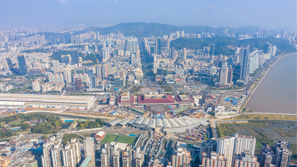 背靠祖國支持，發(fā)揮澳門所長——回歸20年澳門與內(nèi)地共享發(fā)展機遇