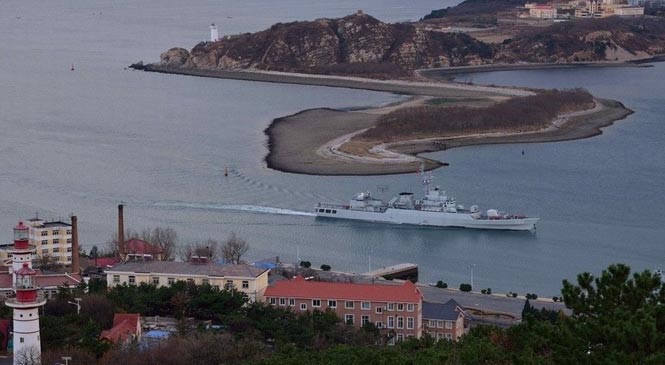 贊！網(wǎng)友俯拍解放軍旅順軍港