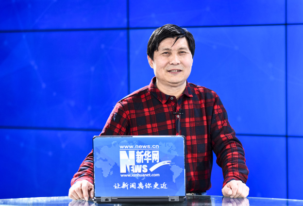 從開(kāi)始的花鳥(niǎo)畫轉(zhuǎn)為山水畫創(chuàng)作，更欣賞山水畫的大氣。多年努力到名山大川去寫生，搜集素材，創(chuàng)作具有生活氣息的書畫作品。