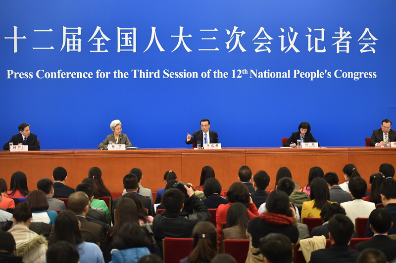 3月15日，國務(wù)院總理李克強在北京人民大會堂與中外記者見面，并回答記者提問。新華社記者 李然 攝