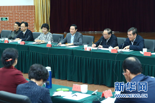 4月12日，中共中央政治局委員、中央書記處書記、中宣部部長(zhǎng)劉奇葆在北京出席“走向世界的中國(guó)兒童文學(xué)”座談會(huì)并講話。 新華社記者丁海濤攝