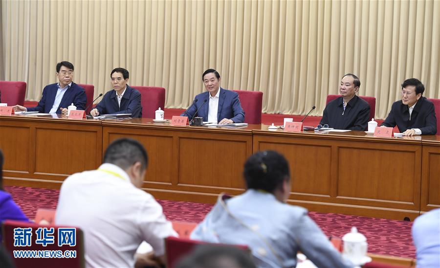 5月18日，中共中央政治局委員、中央書記處書記、中宣部部長劉奇葆在北京出席紀念新華書店成立80周年座談會并講話。 新華社記者 張領 攝