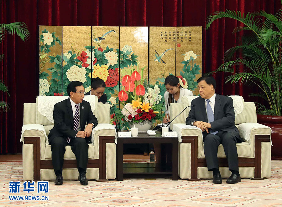 6月11日，中共中央政治局常委、中央書記處書記劉云山在福州會(huì)見來華出席金磚國(guó)家政黨、智庫和民間社會(huì)組織論壇的老撾人民革命黨中央政治局委員、中央書記處常務(wù)書記、國(guó)家副主席潘坎。新華社記者劉衛(wèi)兵攝