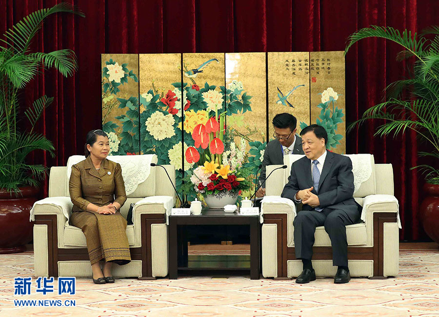 6月11日，中共中央政治局常委、中央書記處書記劉云山在福州會(huì)見來華出席金磚國(guó)家政黨、智庫和民間社會(huì)組織論壇的柬埔寨人民黨中央常委、副首相梅森安。新華社記者劉衛(wèi)兵攝