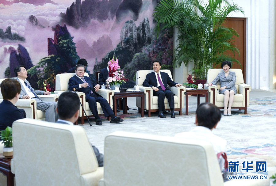 9月20日，國家副主席李源潮在北京會見由黨的最高顧問、前眾議長橫路孝弘率領的日本民進黨政治家代表團。 新華社記者 張領 攝 