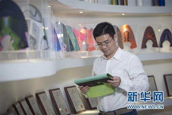 （十九大時光·圖文互動）（3）青春，在夢想的引領(lǐng)下飛揚——來自基層蹲點現(xiàn)場的報道