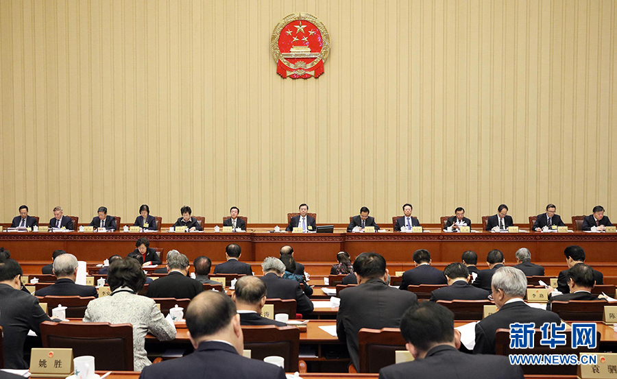 12月23日，十二屆全國人大常委會第三十一次會議在北京人民大會堂舉行第二次全體會議。張德江委員長出席。 新華社記者劉衛(wèi)兵攝