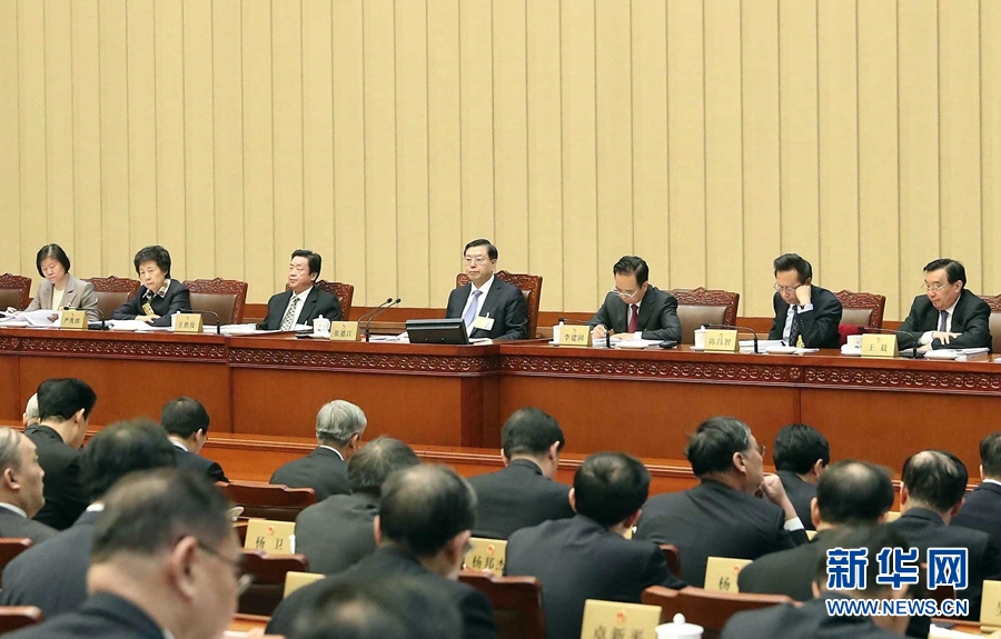 2月23日，十二屆全國人大常委會第三十三次會議在北京人民大會堂開幕。張德江委員長主持會議。 新華社記者　劉衛(wèi)兵　攝