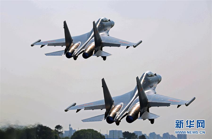 （新華全媒頭條·圖文互動(dòng)）（5）戰(zhàn)鷹，為祖國奮飛——記空軍航空兵某旅旅長、特級(jí)飛行員郝井文