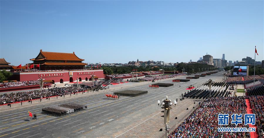 （新華全媒頭條·強軍思想引領(lǐng)新征程·圖文互動）（1）那一刻，我們光榮接受檢閱
