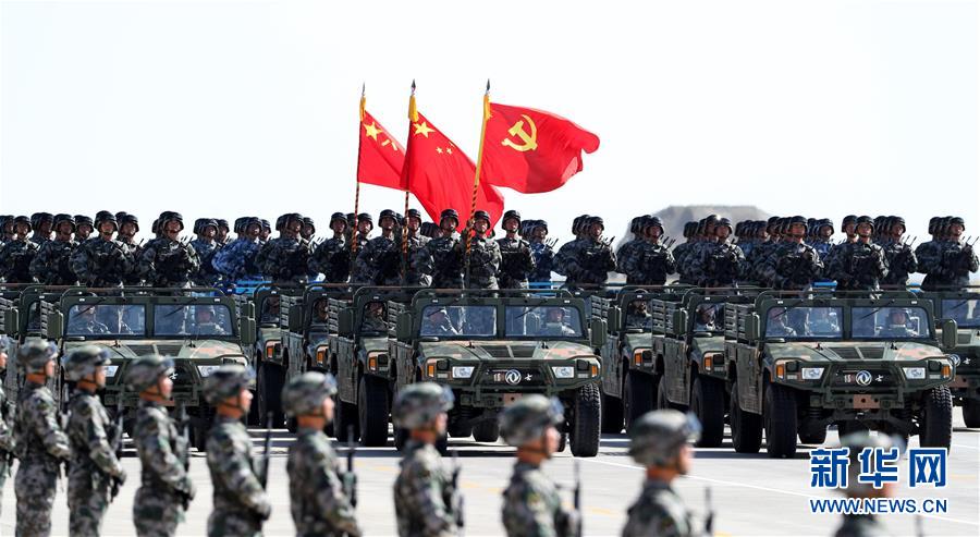 （新華全媒頭條·強軍思想引領(lǐng)新征程·圖文互動）（8）那一刻，我們光榮接受檢閱