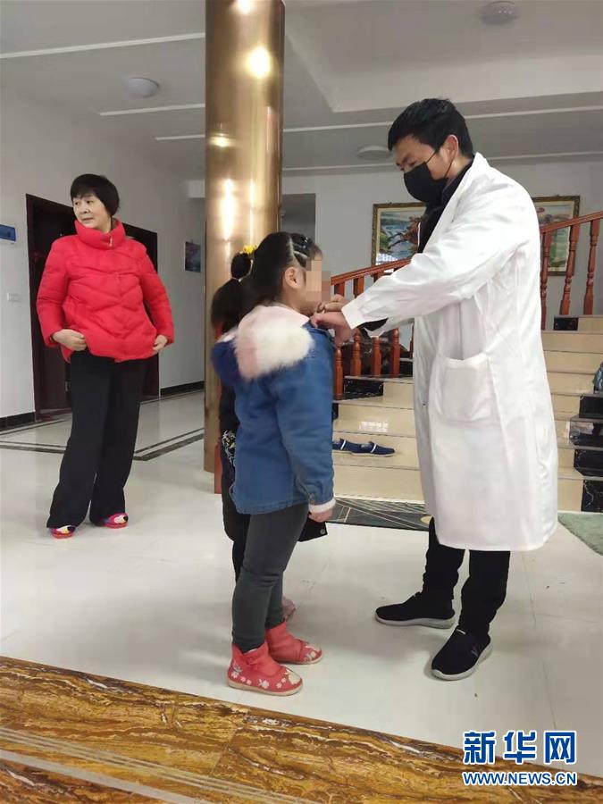 （聚焦疫情防控·圖文互動）（3）從武漢返鄉(xiāng)的一家人：“鄰里情割不斷，自行隔離是義務(wù)”