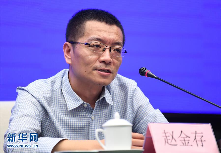（聚焦疫情防控·圖文互動）（2）鐘南山、李蘭娟院士團隊從新冠肺炎患者糞便中分離出病毒