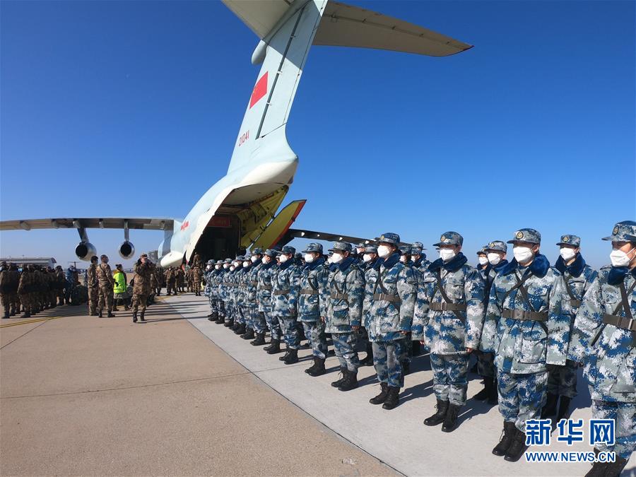 （一線抗疫群英譜·圖文互動）（3）起飛，在人民最需要的時刻——中部戰(zhàn)區(qū)空軍航空兵某團支援湖北抗“疫”空運記事