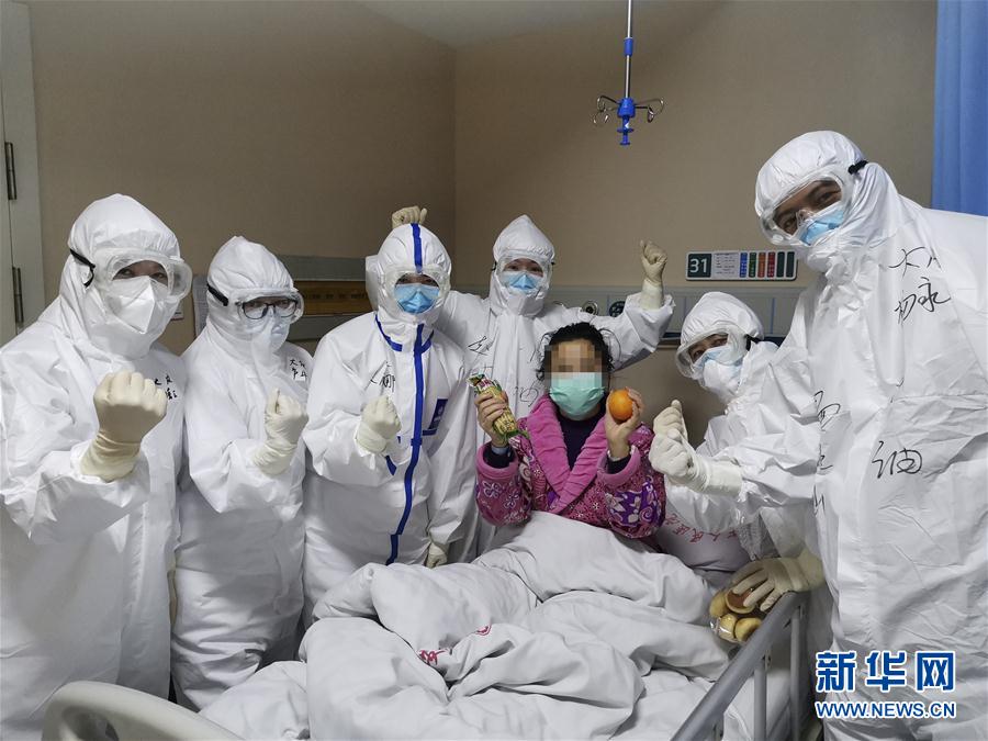 （在習(xí)近平新時(shí)代中國(guó)特色社會(huì)主義思想指引下——新時(shí)代新作為新篇章·習(xí)近平總書記關(guān)切事·圖文互動(dòng)）（10）不放松！——各地努力抓緊抓實(shí)抓細(xì)疫情防控