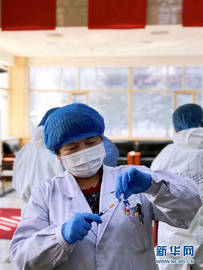 （在習(xí)近平新時(shí)代中國特色社會主義思想指引下——新時(shí)代新作為新篇章·習(xí)近平總書記關(guān)切事·圖文互動(dòng)）（7）口罩擋不住你的美——戰(zhàn)“疫”一線巾幗掠影