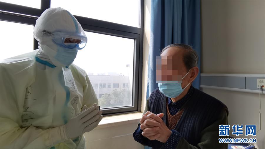 （聚焦疫情防控·圖文互動）（1）重癥醫(yī)生王洪亮：“沖在前，守到底”