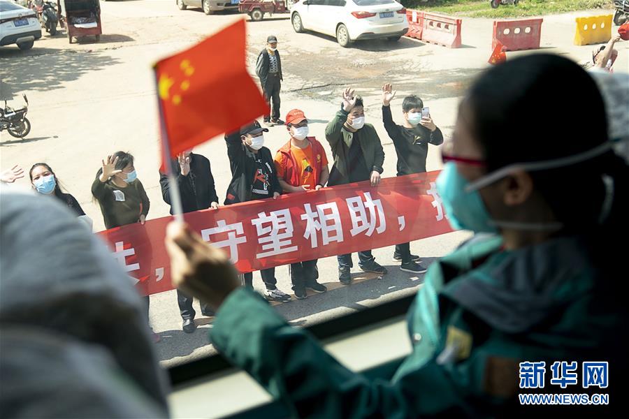 （聚焦疫情防控·圖文互動）（1）分秒必爭！一切為了治病救人——中國抗疫生命至上的生動實踐