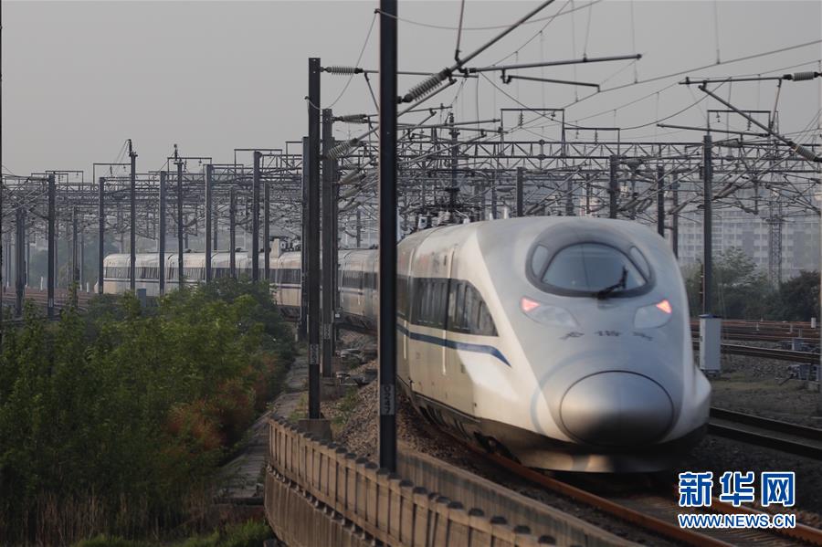 （新華全媒頭條·圖文互動）（1）這個春天，追尋奮斗者的腳步——寫在2020年“五一”國際勞動節(jié)到來之際