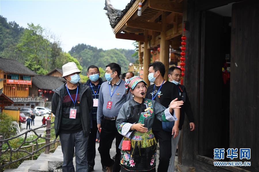 （新華全媒頭條·圖文互動）（8）初夏，循著總書記的腳步探訪產(chǎn)業(yè)扶貧新事