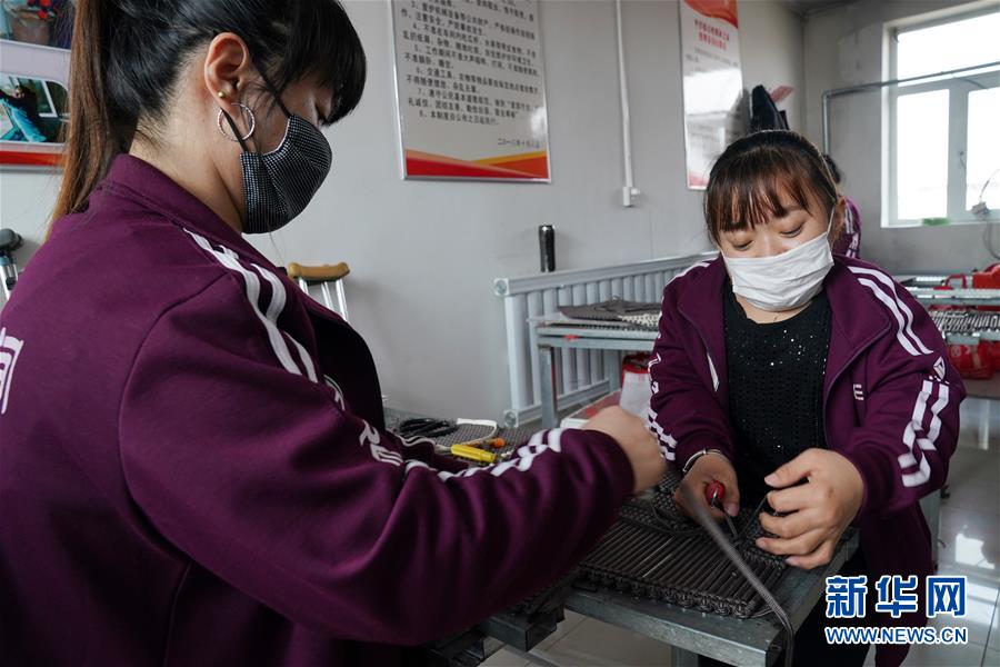 （在習近平新時代中國特色社會主義思想指引下——新時代新作為新篇章·習近平總書記關切事·圖文互動）（1）助你飛翔，擁抱陽光——助力殘疾人脫貧攻堅故事