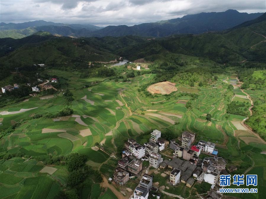 （在習(xí)近平新時(shí)代中國(guó)特色社會(huì)主義思想指引下——新時(shí)代新作為新篇章·習(xí)近平總書(shū)記關(guān)切事·圖文互動(dòng)）（4）新生活、新盼頭——脫貧攻堅(jiān)新形勢(shì)速覽