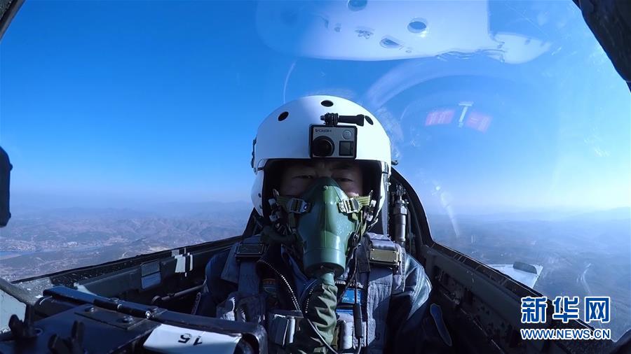 （圖文互動）（4）5290小時(shí)！中國空軍殲擊機(jī)飛行紀(jì)錄保持者光榮停飛