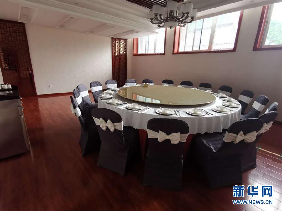 （新華視點·圖文互動）（7）學校建漂亮點本無錯，為何這所“豪華中學”讓人困惑？