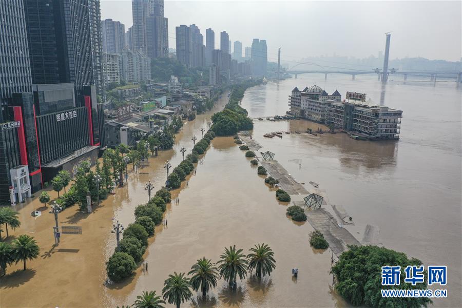 （防汛抗洪·圖文互動）（10）救援，在被洪水漫過的街巷之間——直擊重慶長江、嘉陵江抗洪一線