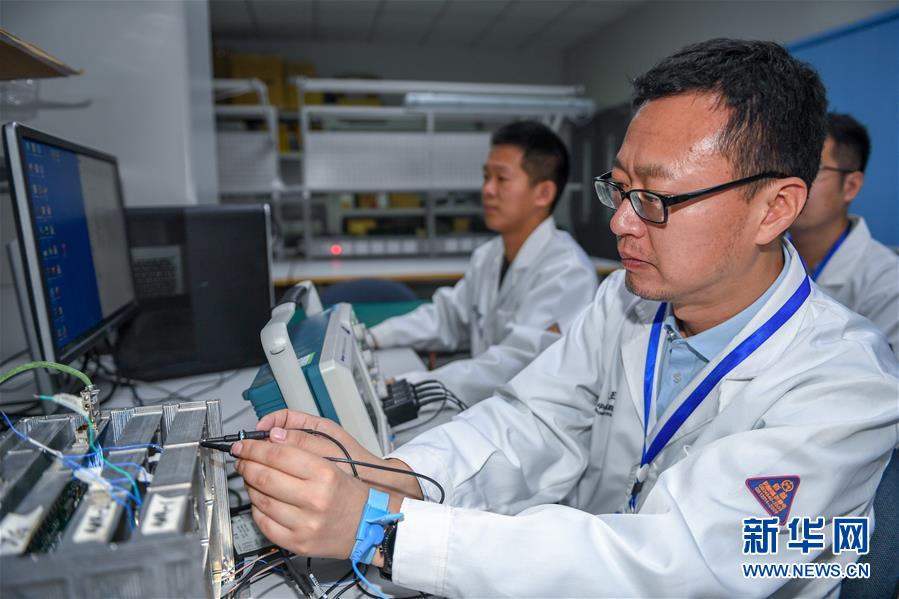 （在習近平新時代中國特色社會主義思想指引下——新時代新作為新篇章·習近平總書記關(guān)切事·圖文互動）（3）終不悔為國為民，攀高峰只爭朝夕——來自科學家們的動人故事