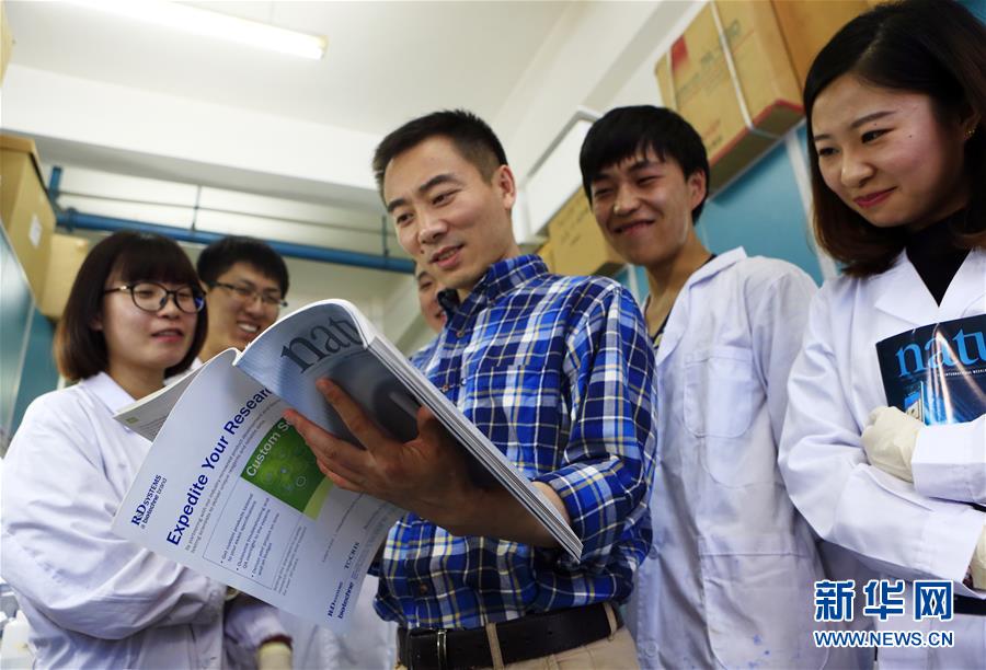 （在習近平新時代中國特色社會主義思想指引下——新時代新作為新篇章·習近平總書記關(guān)切事·圖文互動）（4）終不悔為國為民，攀高峰只爭朝夕——來自科學家們的動人故事
