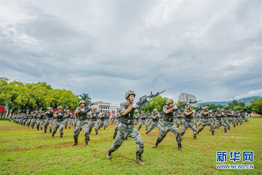 （在習近平強軍思想指引下·我們在戰(zhàn)位報告·圖文互動）（2）千里移防，鐵心跟黨走——南部戰(zhàn)區(qū)陸軍第75集團軍某紅軍旅政治建軍、練兵備戰(zhàn)記事