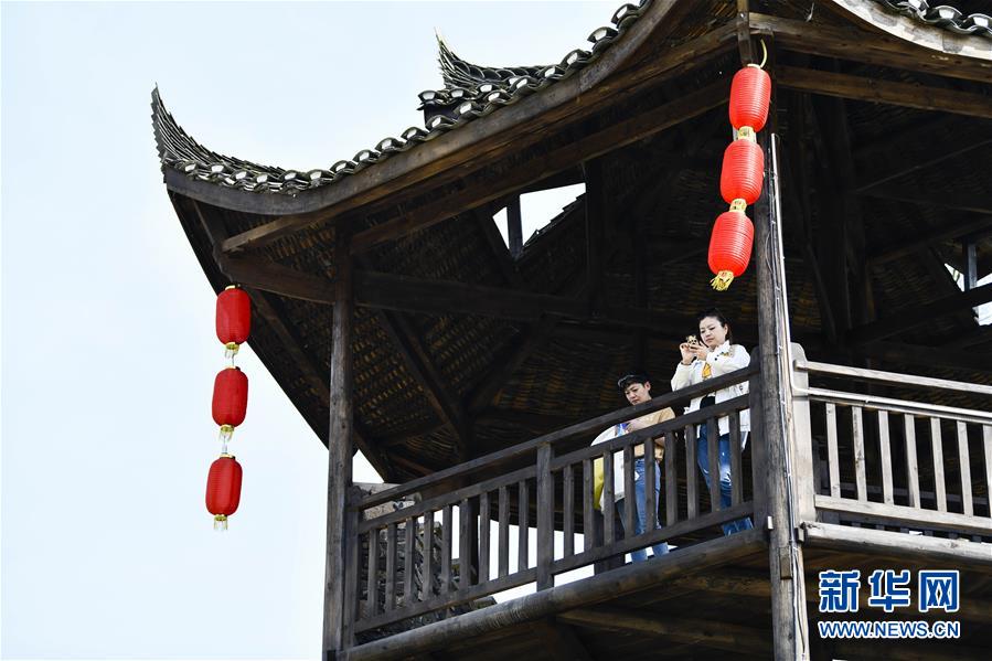 （新華全媒頭條·圖文互動(dòng)）（20）從人民中汲取磅礴力量——習(xí)近平總書(shū)記同出席2020年全國(guó)兩會(huì)人大代表、政協(xié)委員共商國(guó)是紀(jì)實(shí)