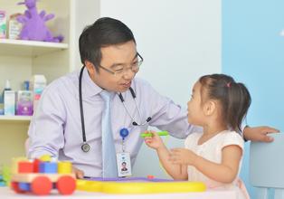 加強兒科醫(yī)生、助產士等緊缺人才培養(yǎng)
