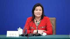 全國(guó)政協(xié)委員、全國(guó)工商聯(lián)執(zhí)行委員會(huì)常委、藍(lán)思科技股份有限公司董事長(zhǎng) 周群飛