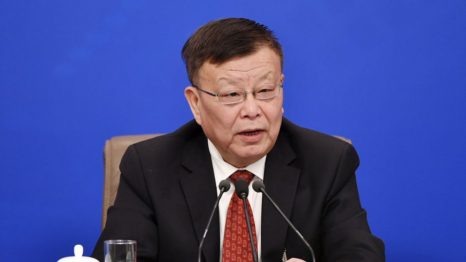 全國(guó)政協(xié)常委、副秘書(shū)長(zhǎng)（兼）、提案委員會(huì)副主任，九三學(xué)社中央副主席 賴(lài)明