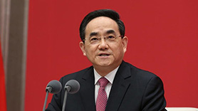 中央宣傳部副部長(zhǎng)、國(guó)務(wù)院新聞辦公室主任徐麟主持發(fā)布會(huì)