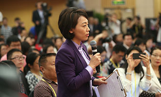 中央電視臺、中國國際電視臺記者提問