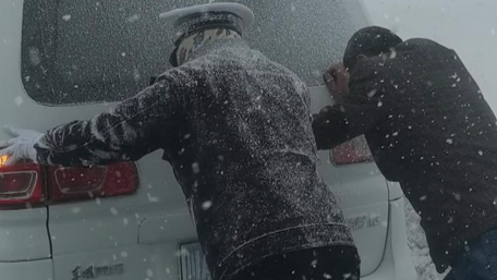 “冰雕”交警找到了！致敬戰(zhàn)斗在抗風(fēng)雪一線的交警