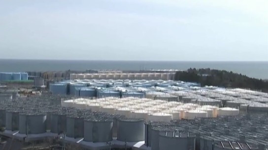 日本政府決定排福島核廢水入海：日本副首相語(yǔ)出驚人——核廢水能喝！