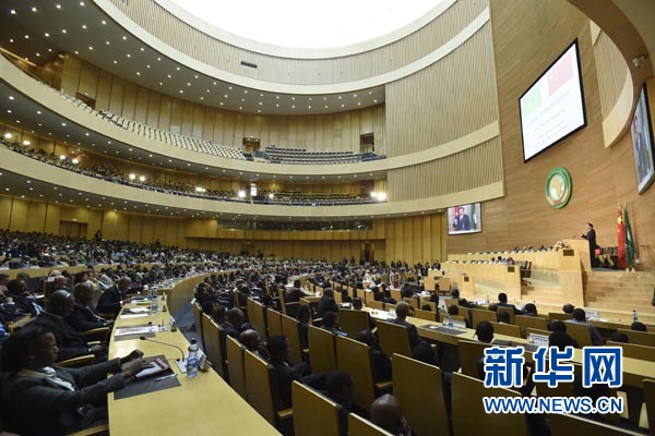  5月5日，中國國務(wù)院總理李克強(qiáng)在位于亞的斯亞貝巴的非洲聯(lián)盟總部發(fā)表題為《開創(chuàng)中非合作更加美好的未來》的演講。 新華社記者 李學(xué)仁 攝 
