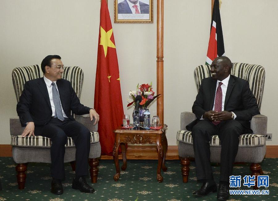 5月11日，國務(wù)院總理李克強(qiáng)在內(nèi)羅畢會見肯尼亞副總統(tǒng)魯托。新華社記者李學(xué)仁攝 