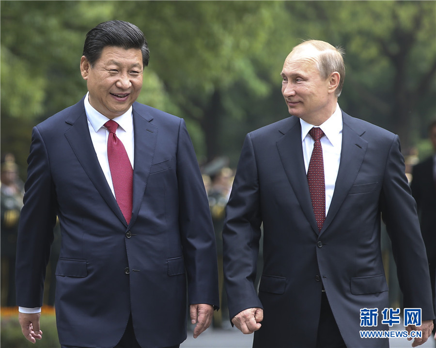 這是會談前，習(xí)近平在上海西郊會議中心廣場為普京舉行歡迎儀式。新華社記者 蘭紅光 攝 