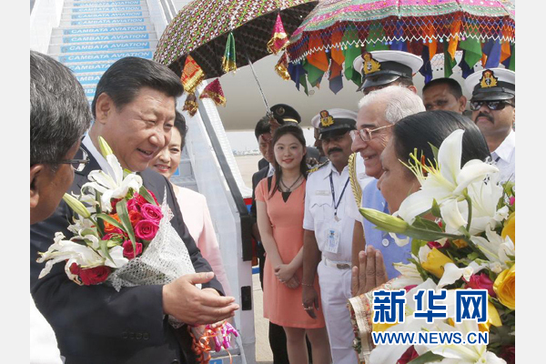 9月17日，國家主席習近平抵達古吉拉特邦艾哈邁達巴德市，開始對印度進行國事訪問。 新華社記者 鞠鵬 攝