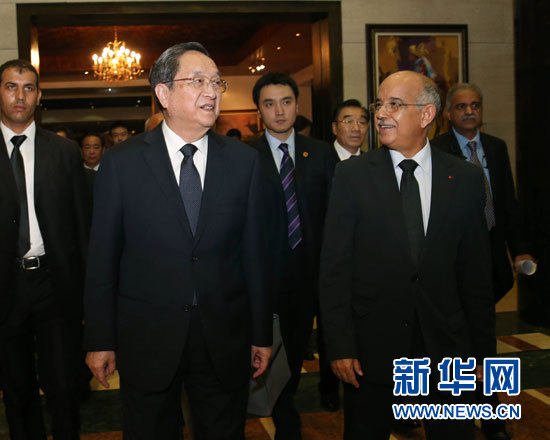 11月3日，全國政協(xié)主席俞正聲在拉巴特與摩洛哥參議長比亞迪拉進行會談。 新華社記者 劉衛(wèi)兵 攝