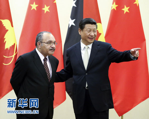 11月22日，中國國家主席習(xí)近平在斐濟(jì)楠迪會(huì)見巴布亞新幾內(nèi)亞總理奧尼爾。 新華社記者姚大偉攝 