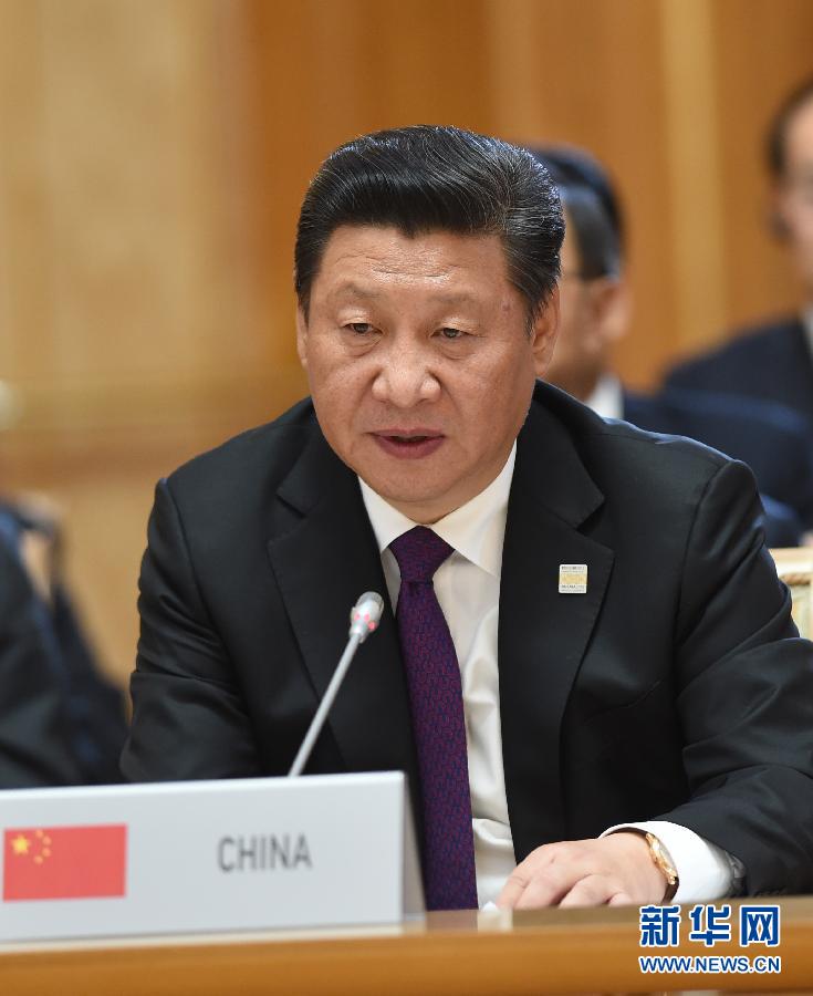 7月9日，金磚國家領(lǐng)導人第七次會晤在俄羅斯烏法舉行。中國國家主席習近平、俄羅斯總統(tǒng)普京、巴西總統(tǒng)羅塞夫、印度總理莫迪、南非總統(tǒng)祖馬出席。這是習近平發(fā)表題為《共建伙伴關(guān)系　共創(chuàng)美好未來》的主旨講話。新華社記者 饒愛民 攝 