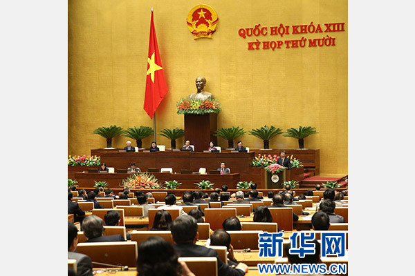 11月6日，中共中央總書記、國(guó)家主席習(xí)近平在越南國(guó)會(huì)發(fā)表題為《共同譜寫中越友好新篇章》的重要演講。 新華社記者 龐興雷 攝